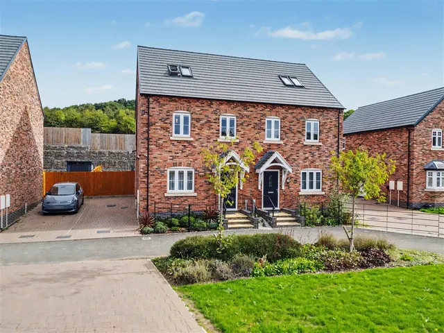 Field Farm Way, Stapleford, NG9, photo 1