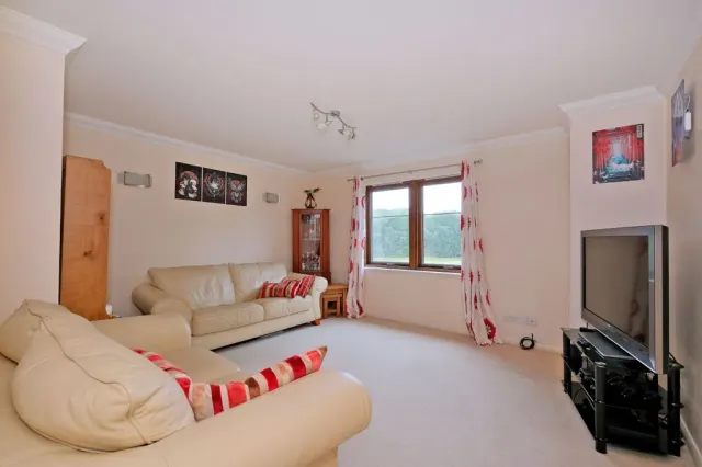 2 bedroom flat, Beverley Road, Inverurie, AB51