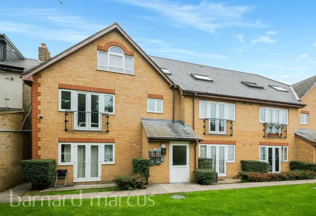Dawley Road, Hayes, photo 1