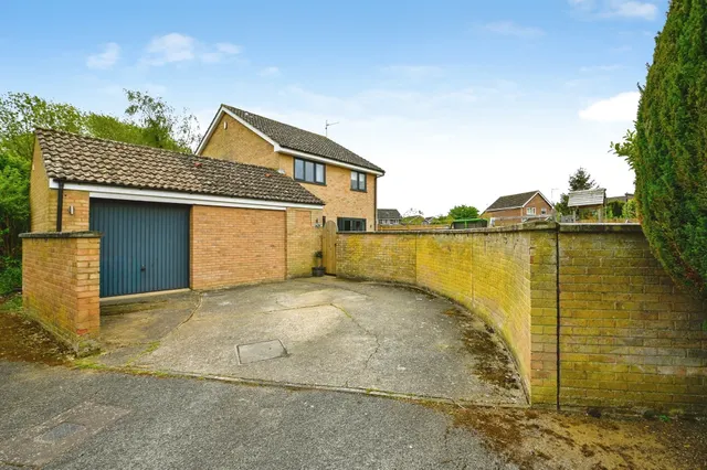 Photo 2 — Beckett Close, North Wootton, King's Lynn