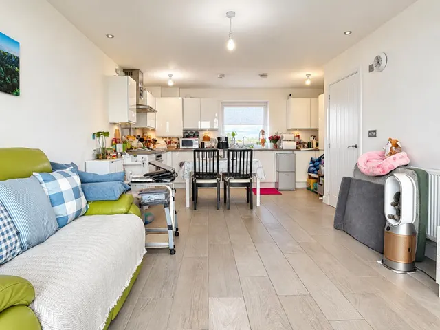Snowdrop Drive, Lyde Green, BS16, photo 2