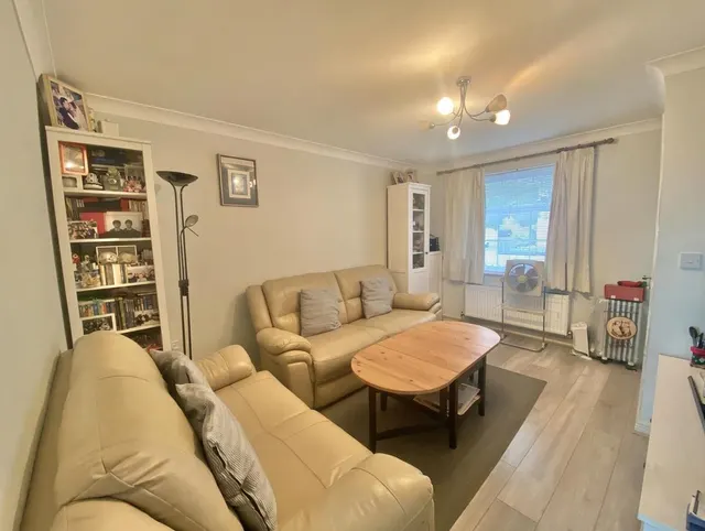 Lancaster Road, Chafford Hundred, RM16, photo 2