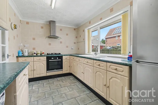 Downland Close, Balby, DN4, photo 3