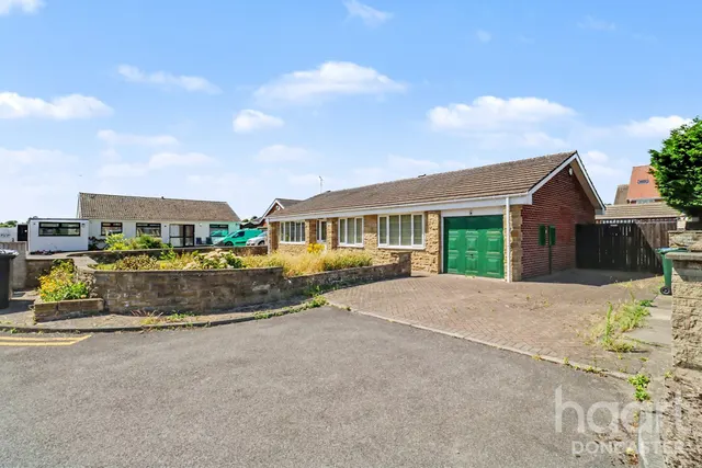 Downland Close, Balby, DN4, photo 1