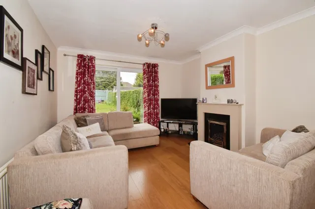 Queen Street, Oadby, LE2, photo 2