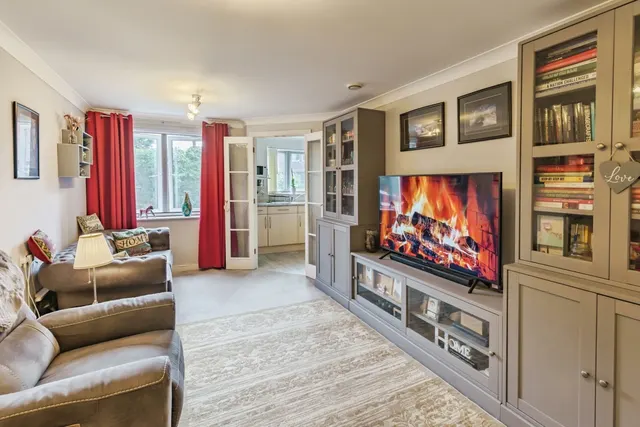 Linkfield Lane, Redhill, RH1, photo 2