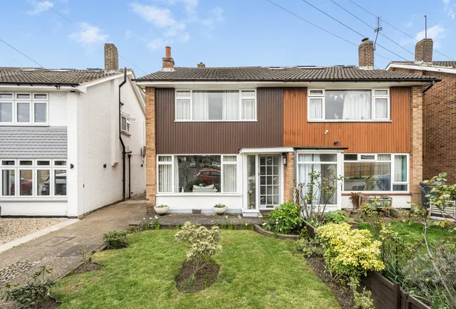 Photo 2 — Chudleigh Gardens, Sutton, SM1 3DP