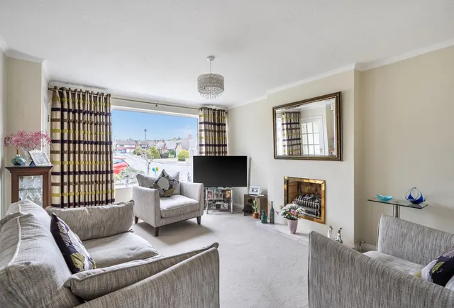 Photo 3 — Chudleigh Gardens, Sutton, SM1 3DP