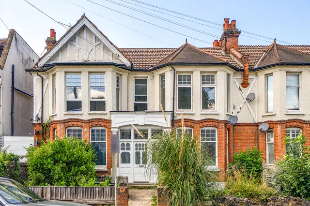 4 Cumberland Villas, 31 Cumberland Road, London, photo 1