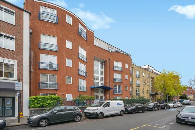 Photo 2 — 240, Poplar High Street, E14