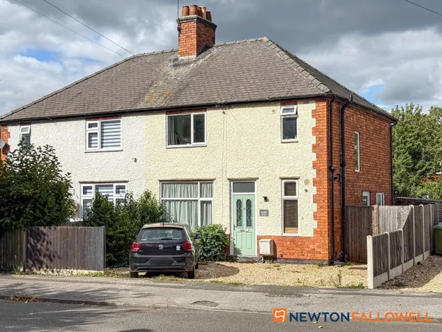 Park Crescent, Newark, NG24, photo 1
