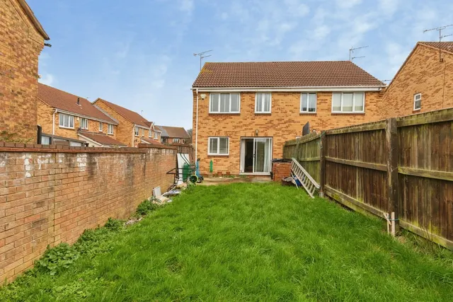 Photo 2 — Willow Bed Close, Fishponds, Bristol, BS16