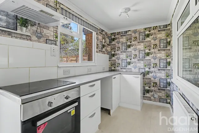 Orchard Road, Dagenham, RM10, photo 2