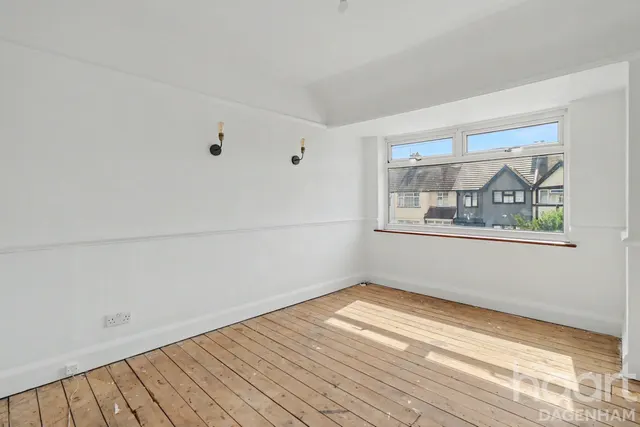Orchard Road, Dagenham, RM10, photo 3