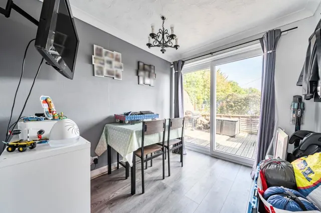 Park Close, Burton, BH23, photo 3