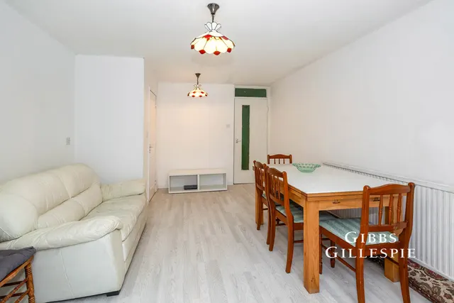Ivanhoe Close, Uxbridge Fees Apply, UB8, photo 2