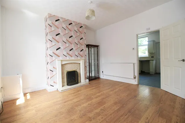 Osborne Road, Denton, photo 2