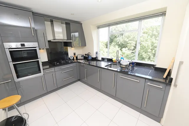 Belvedere Court Hampstead Garden Suburb, N2, photo 3