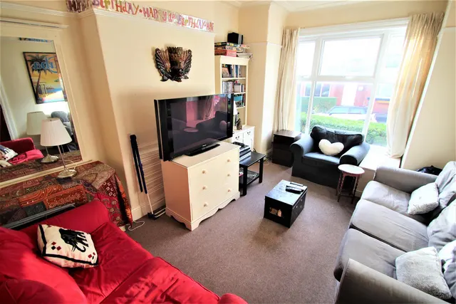 Hessle Terrace, Hyde Park, LS6, photo 1