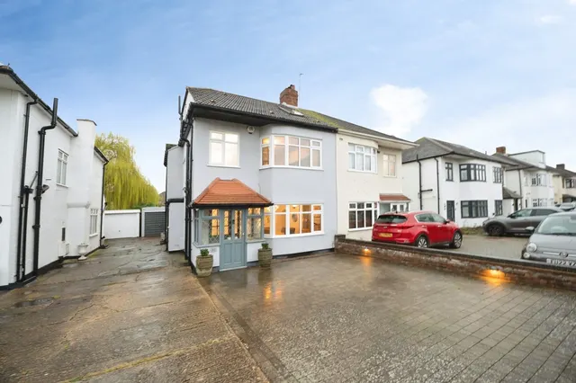 Redden Court Road, Romford, RM3, photo 1
