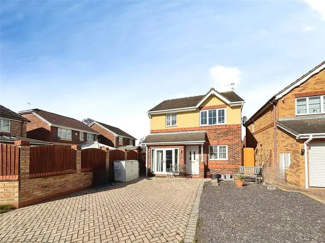 Photo 2 — Fair Holme View, Armthorpe, South Yorkshire, DN3