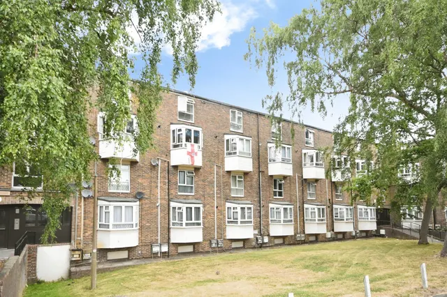 Albany Road, Pilgrims Hatch, CM15, photo 2