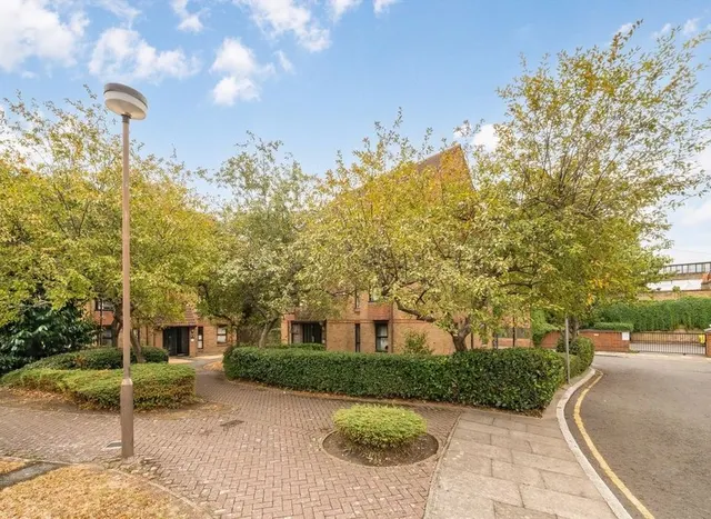 Coopers Close, Stepney Green, E1, photo 1