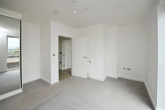 Fitch Way, Rainham, RM13, photo 3