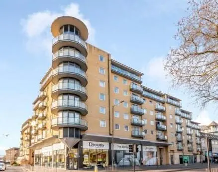 High Street, Feltham, TW13, photo 1