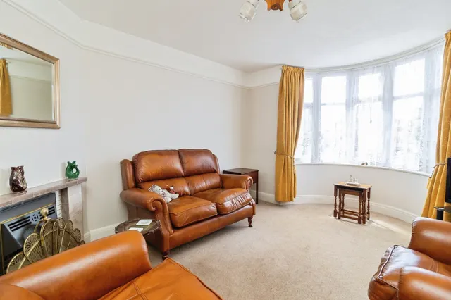 Photo 3 — Kings Road, Flitwick, Bedford
