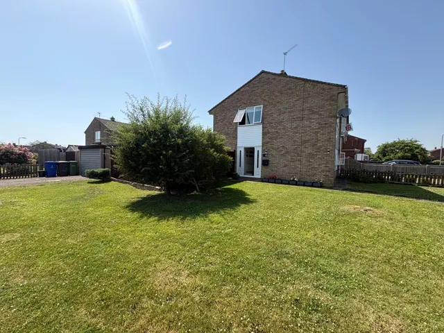 High View, Deanshanger, Milton Keynes, Milton Keynes, MK19 6LL, photo 1