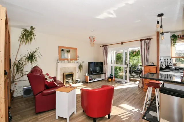 Harewood Gardens, Peterborough, PE3, photo 2