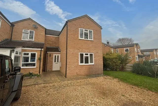 Roundthorn Way, Woking, GU21, photo 1