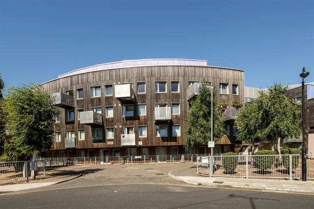 Photo 3 — Normandy Place, Shepherds Bush, W12