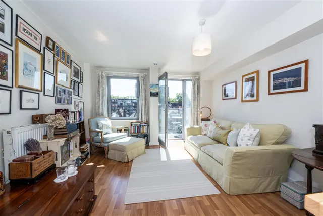 Normandy Place, Shepherds Bush, W12, photo 1