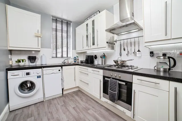 Market Street, Heanor, DE75, photo 3