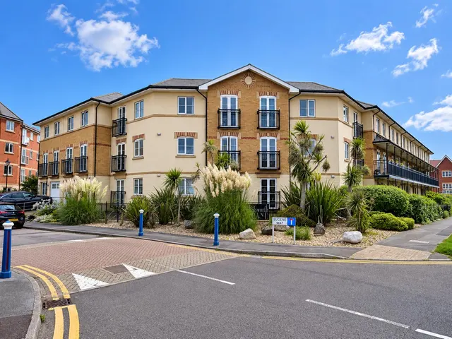 Eugene Way, Eastbourne, East Sussex, BN23 5BH, photo 1