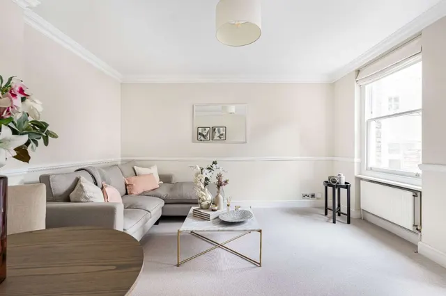 Lees Place, London, W1K 6LP, photo 1