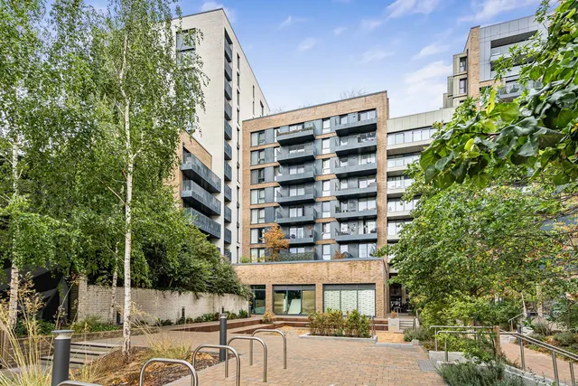 Mill Mead, Staines-upon-Thames, TW18, photo 1