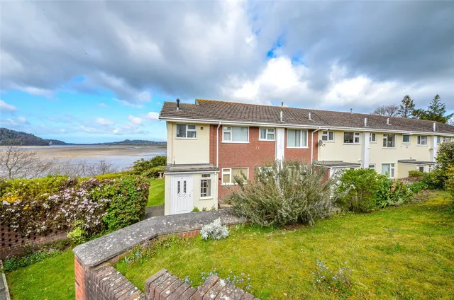 Ffordd Naddyn, Glan, photo 1
