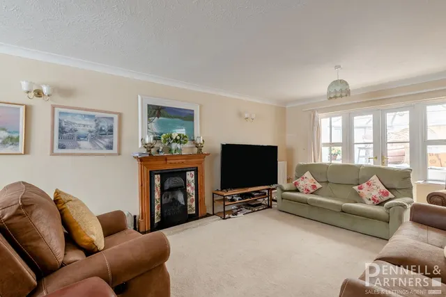 Amethyst Close, Sleaford, photo 3