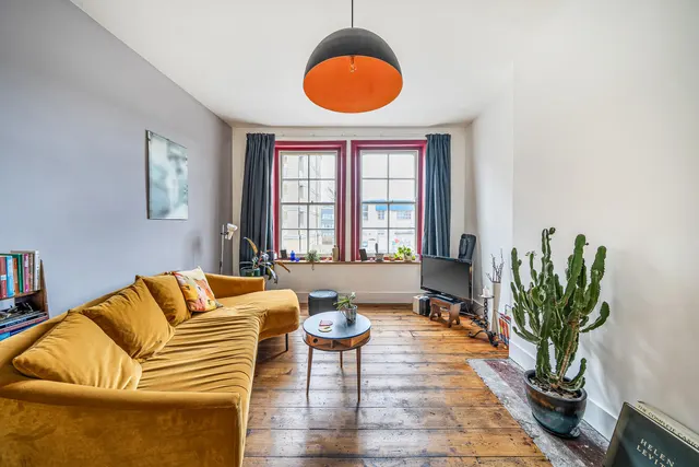 Lomond Grove, Camberwell, London, SE5, photo 1