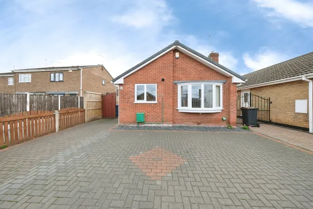 Windsor Drive, Nottinghamshire, NG20, photo 1