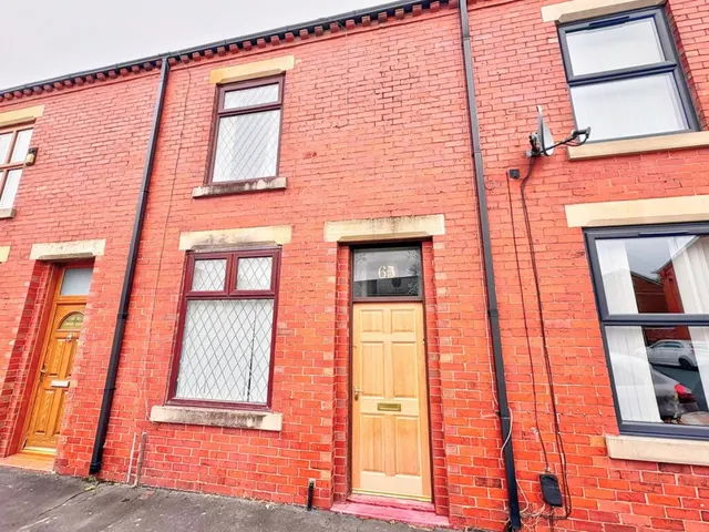 Severn Street, Leigh, WN7, photo 1