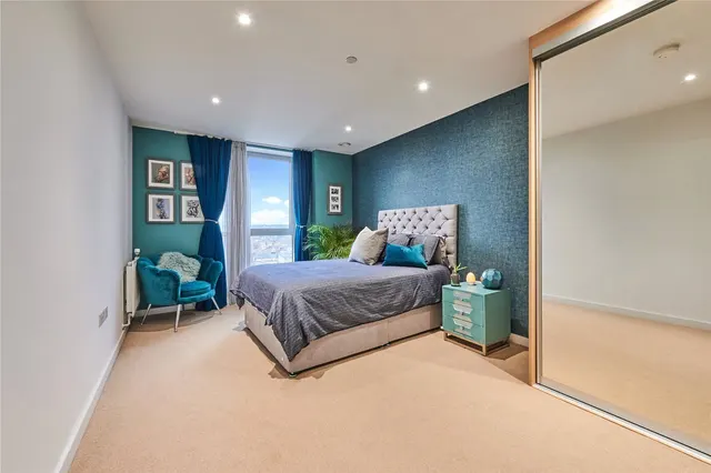 East Ferry Road, London, E14, photo 2