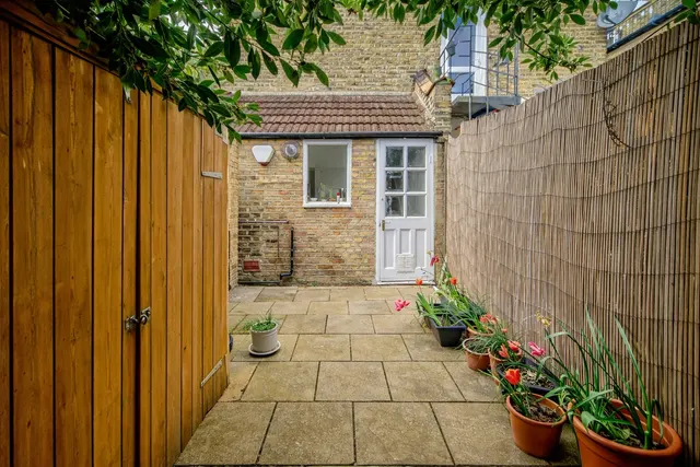 Photo 3 — Duntshill Road, Earlsfield, London, SW18