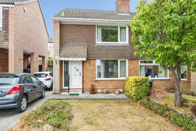 Broad Inge Crescent, Chapeltown, Sheffield, S35, photo 1