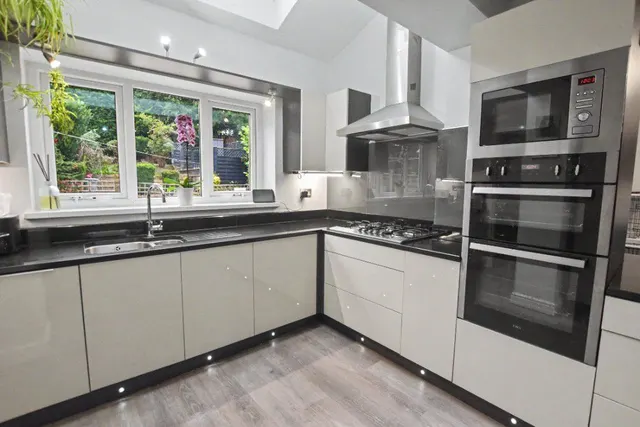 St. James Mews, Leeds, LS12, photo 3
