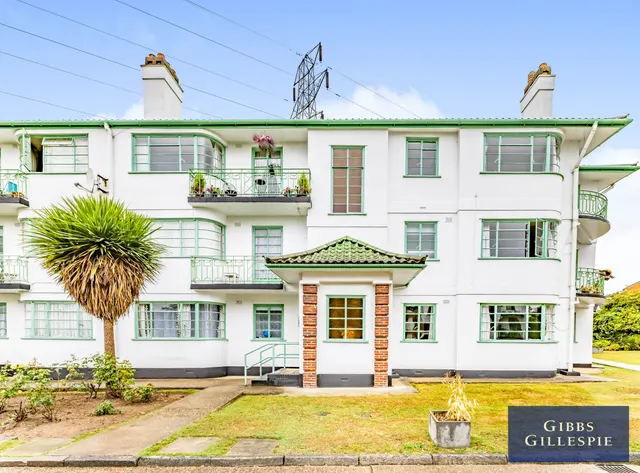 Capel Gardens, Pinner Fees Apply, HA5, photo 2