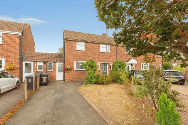 Grenville Close, Burnham, Slough, photo 1